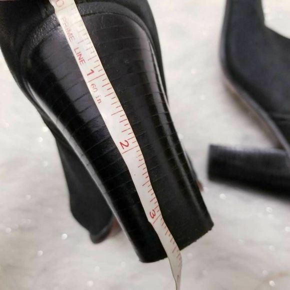 Vince Camuto Feina Ankle Boots Black Leather booties 8.5 M - Picture 4 of 12